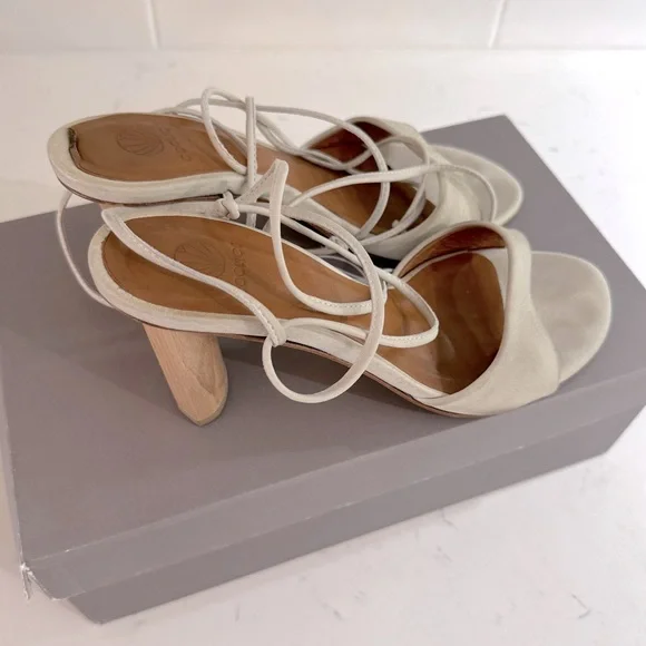 Coclico Gilda Heel Greige Nubuck Size 6.5
